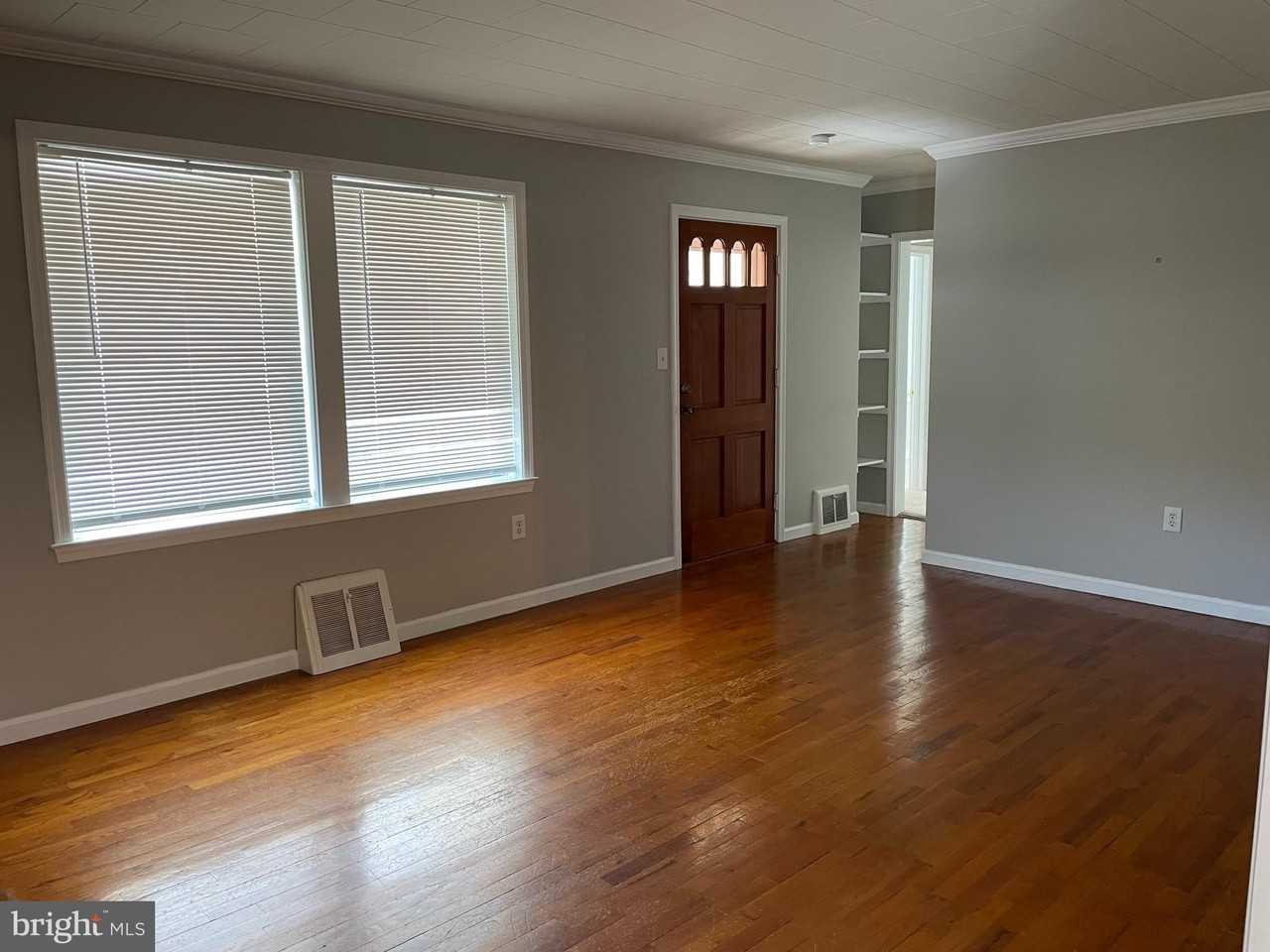 573 Fairfax Pike - Photo 4 of 22