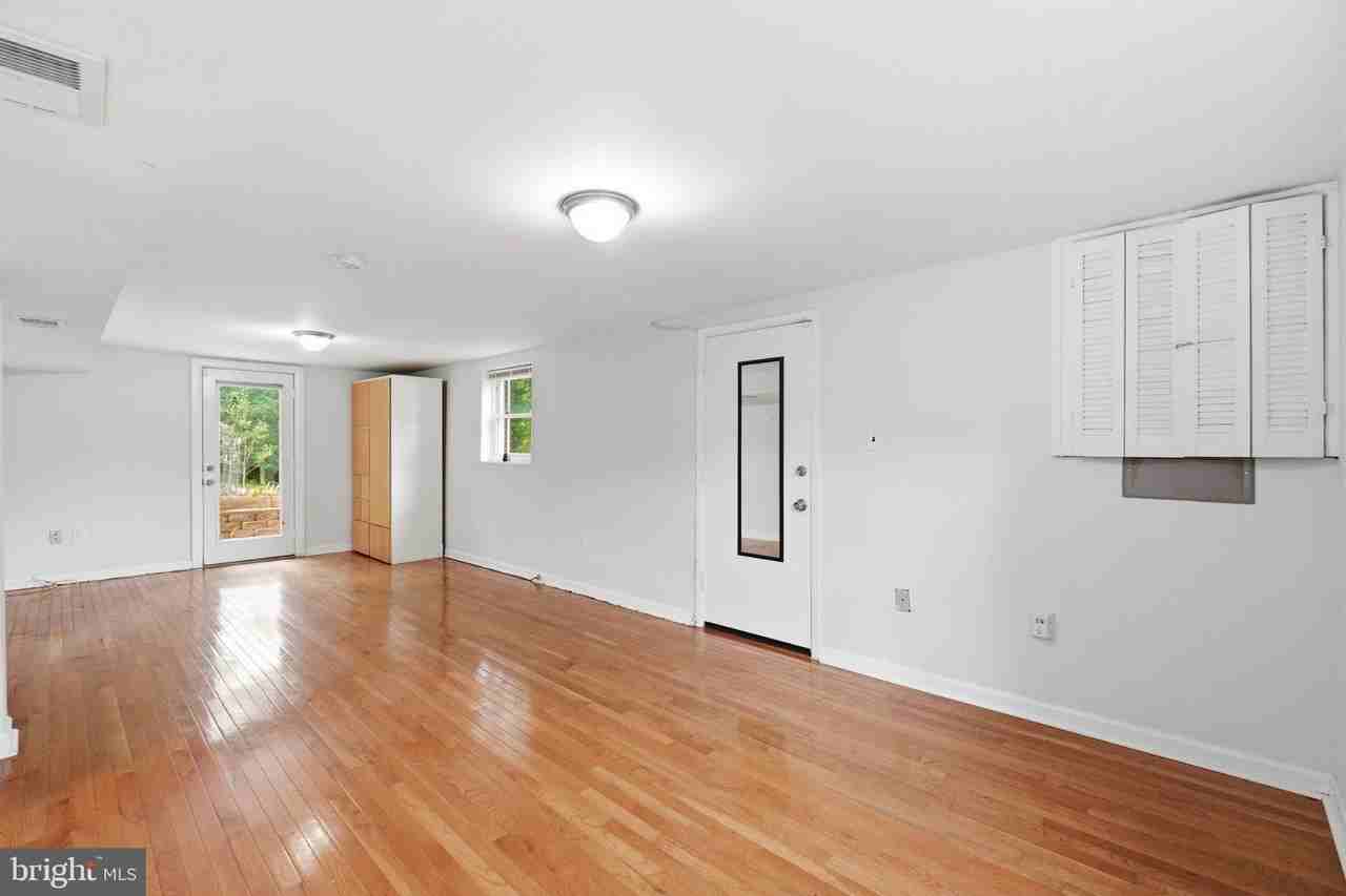 7545 Axton St - Photo 4 of 40