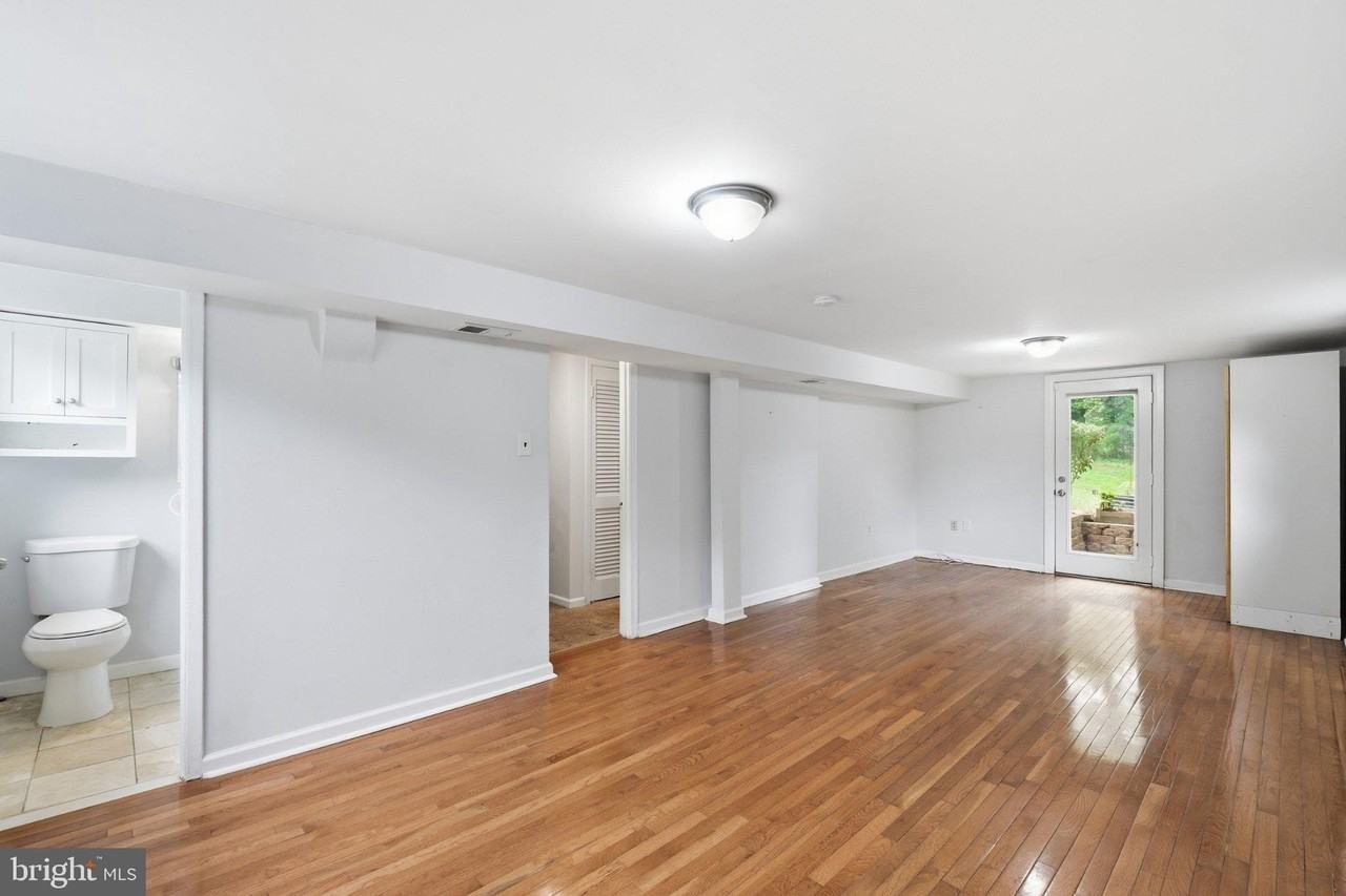 7545 Axton St - Photo 5 of 40