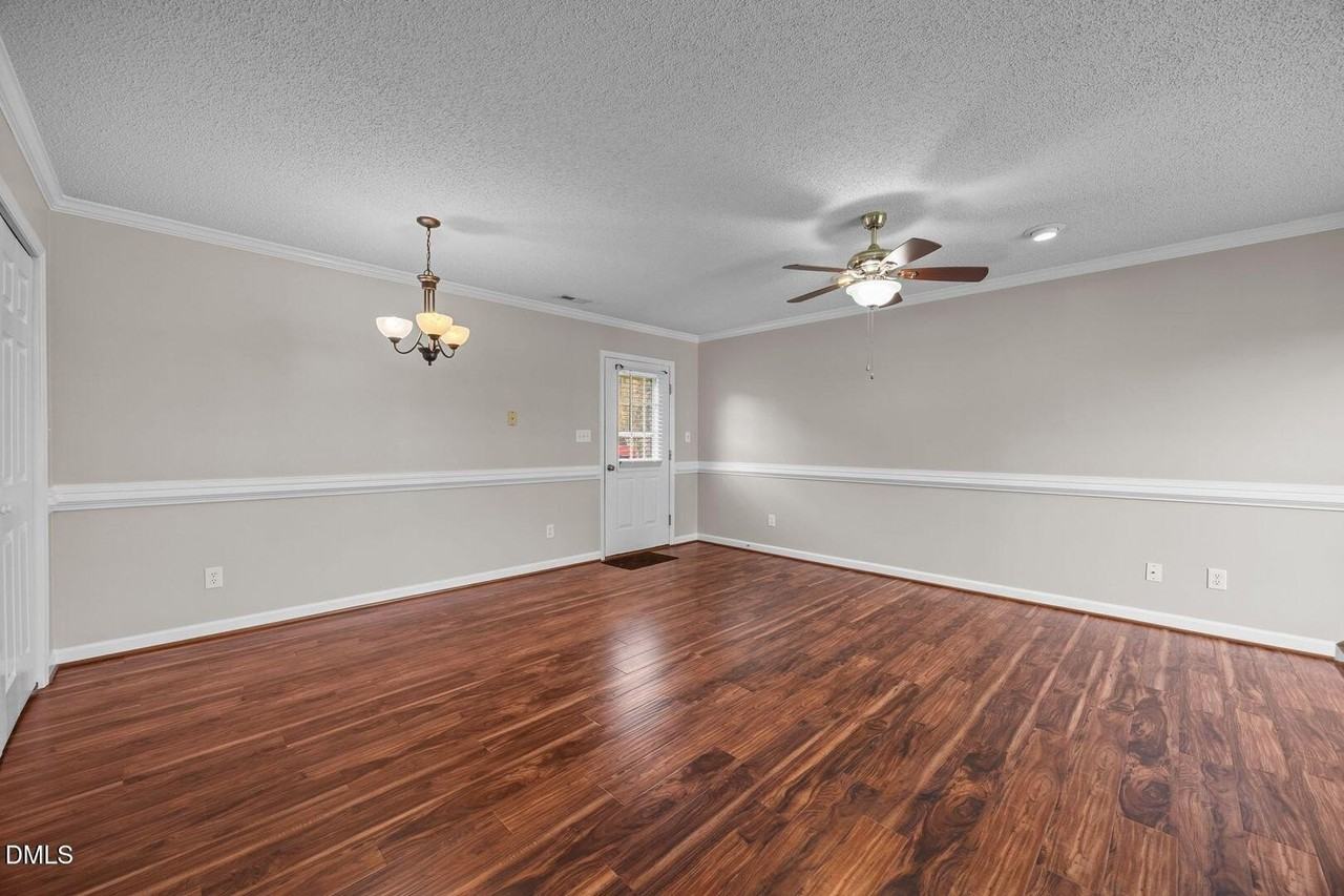 145 S Patterson St - Photo 5 of 29