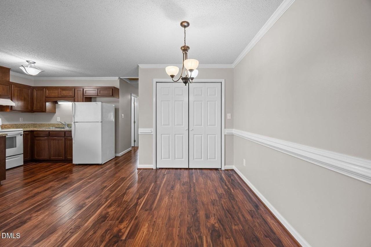 145 S Patterson St - Photo 6 of 29