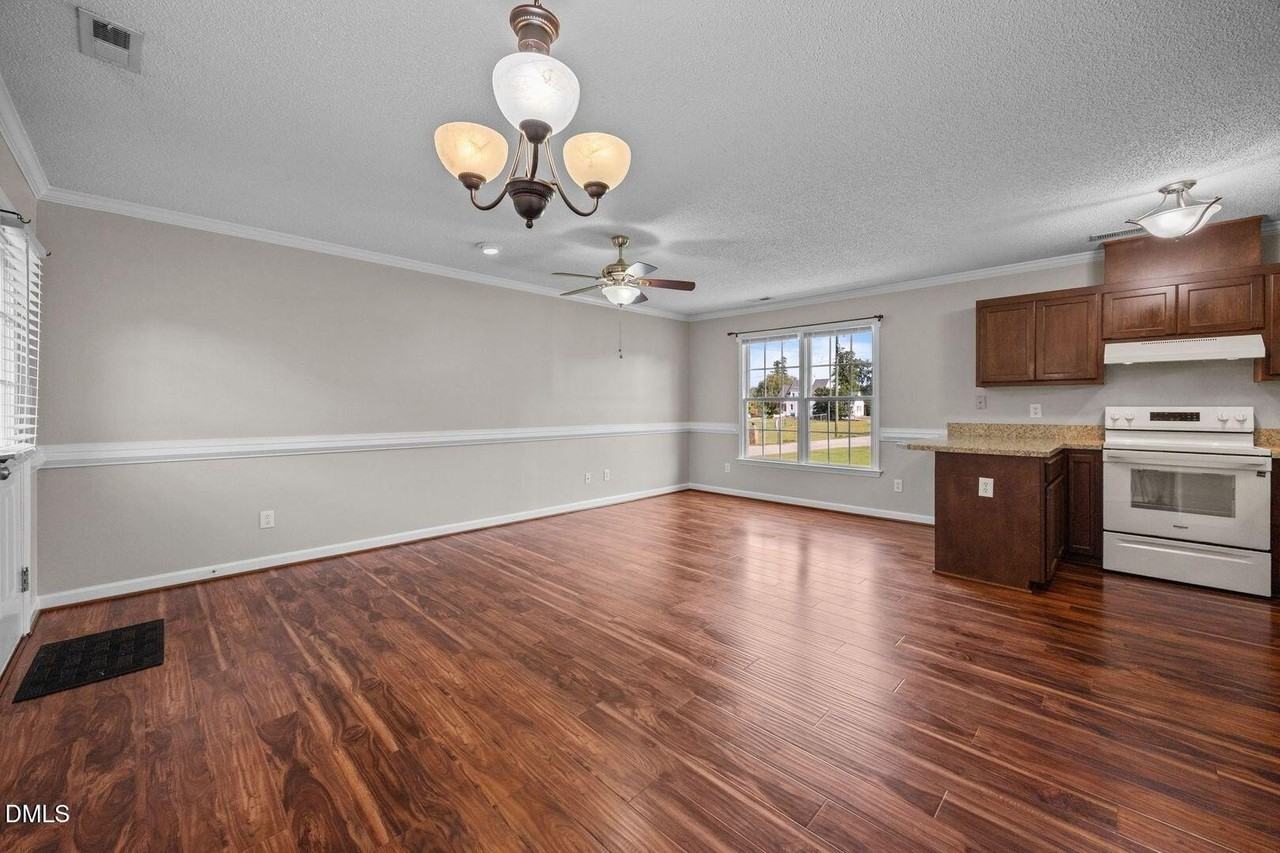 145 S Patterson St - Photo 7 of 29