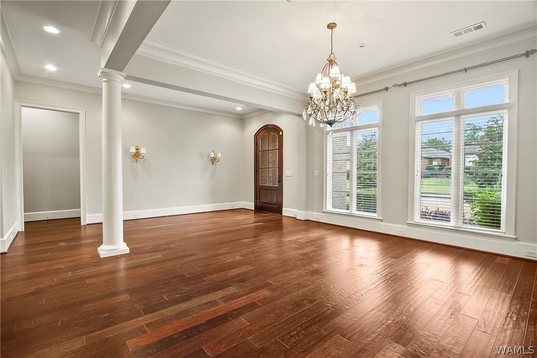 2495 Beacon Hill Pkwy - Photo 5 of 45