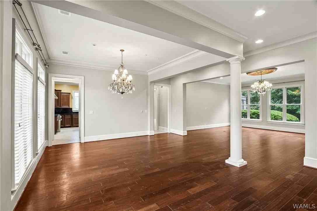 2495 Beacon Hill Pkwy - Photo 7 of 45