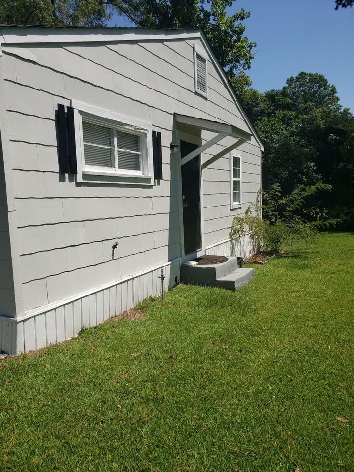 1310 Colony Rd #A - Photo 2 of 4