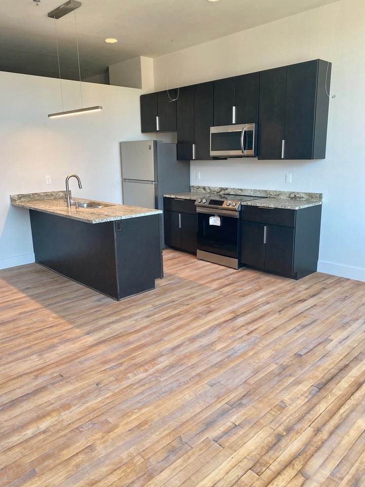 200 Adams - Photo 4 of 12