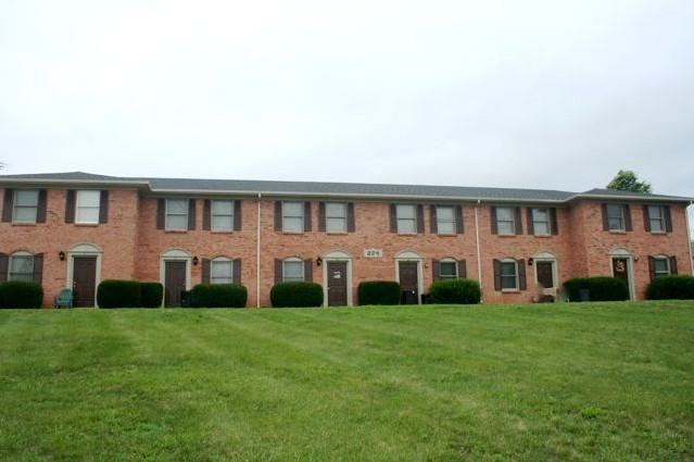 224 CALUMET DR - P2 - Photo 2 of 2