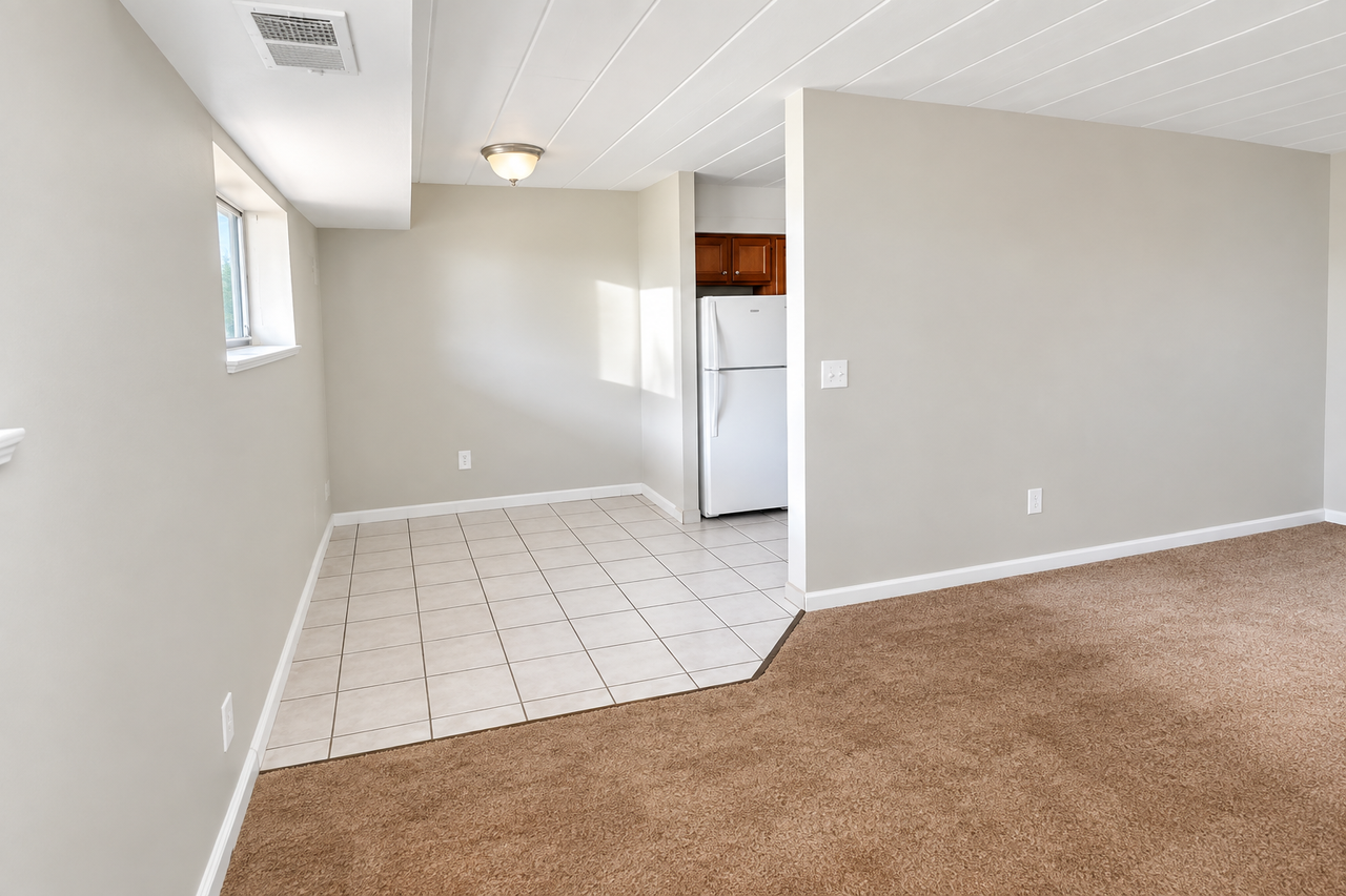 GREGORY APARTMENTS -- 102 - Photo 2 of 11