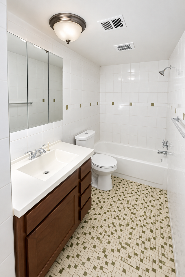 GREGORY APARTMENTS -- 102 - Photo 7 of 11