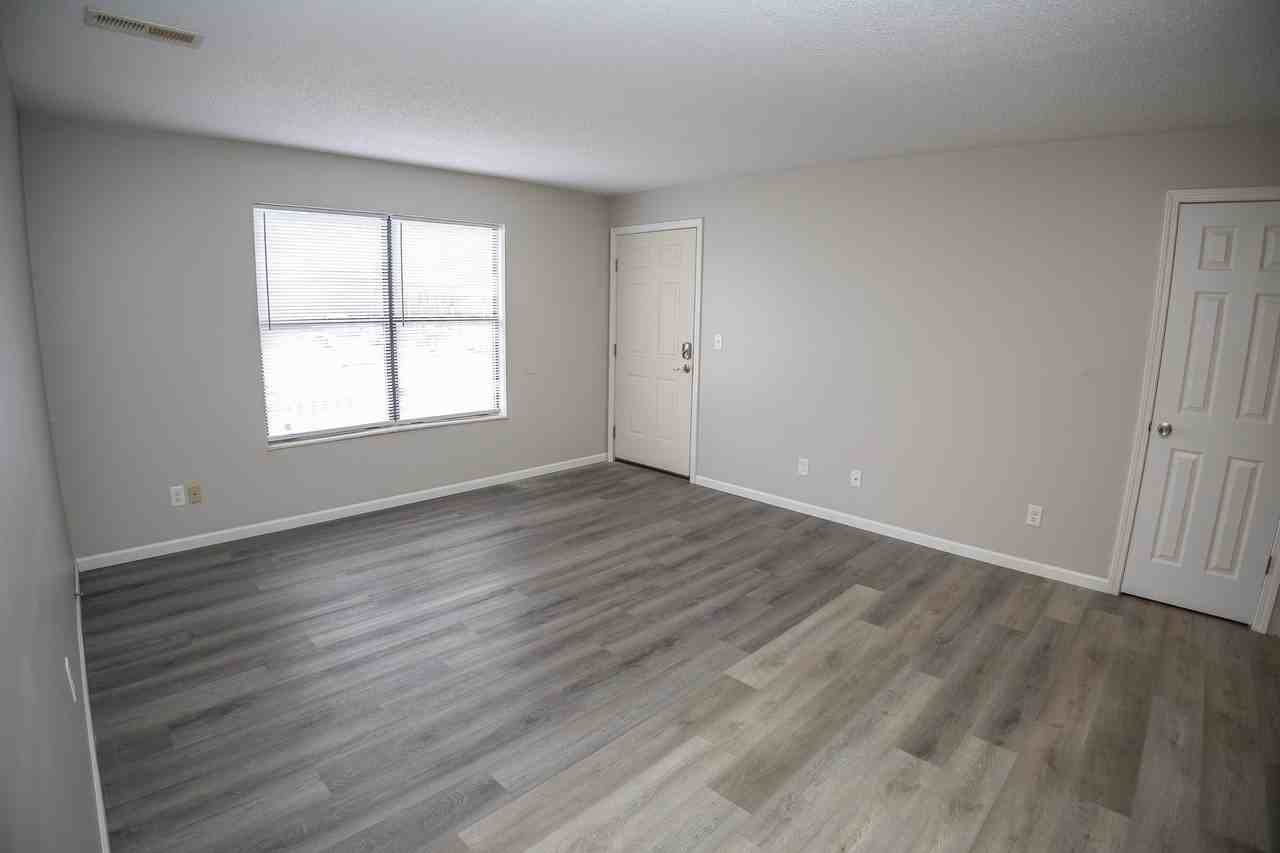 3816 Candlelight Drive - Photo 4 of 20