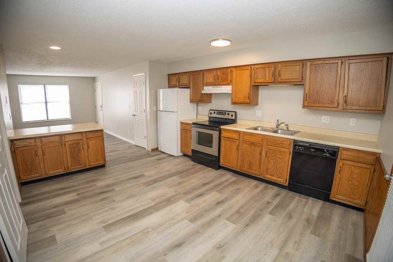 3816 Candlelight Drive - Photo 7 of 20