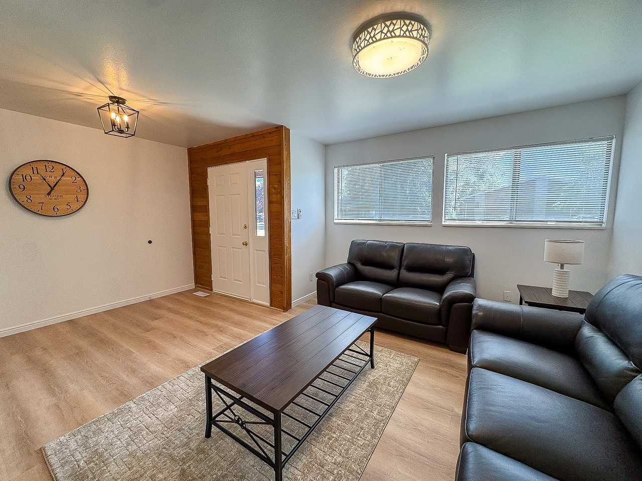 Silver Shadows Duplex - Photo 4 of 41