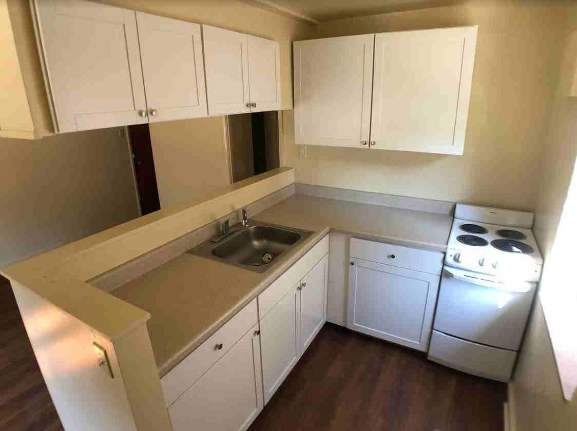 115 Mount Lebanon Boulevard - Photo 2 of 6
