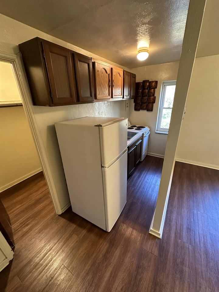 121 Mount Lebanon Boulevard - Photo 3 of 8