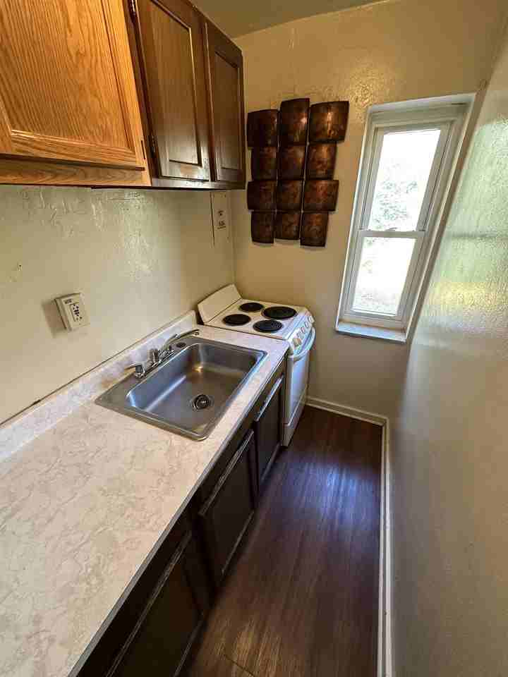 121 Mount Lebanon Boulevard - Photo 4 of 8