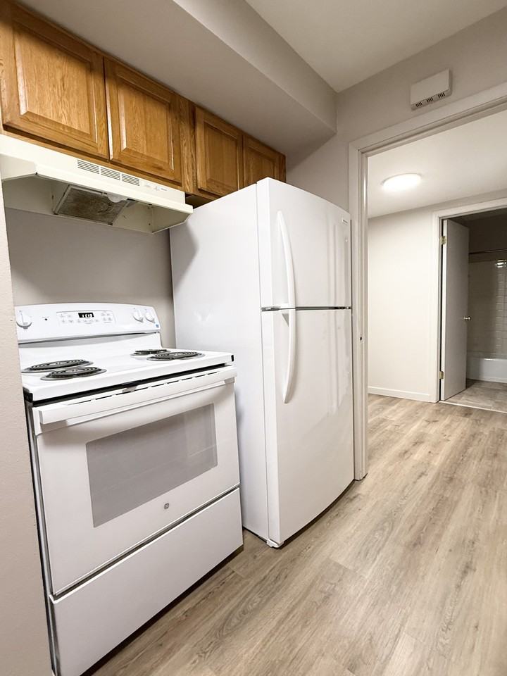 2050-2080 Allen Boulevard - Photo 4 of 39