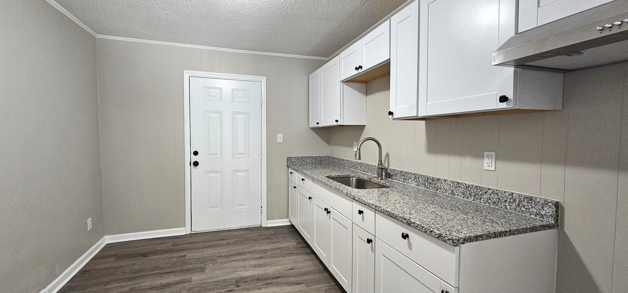 303 North Hall Street - Photo 3 of 11