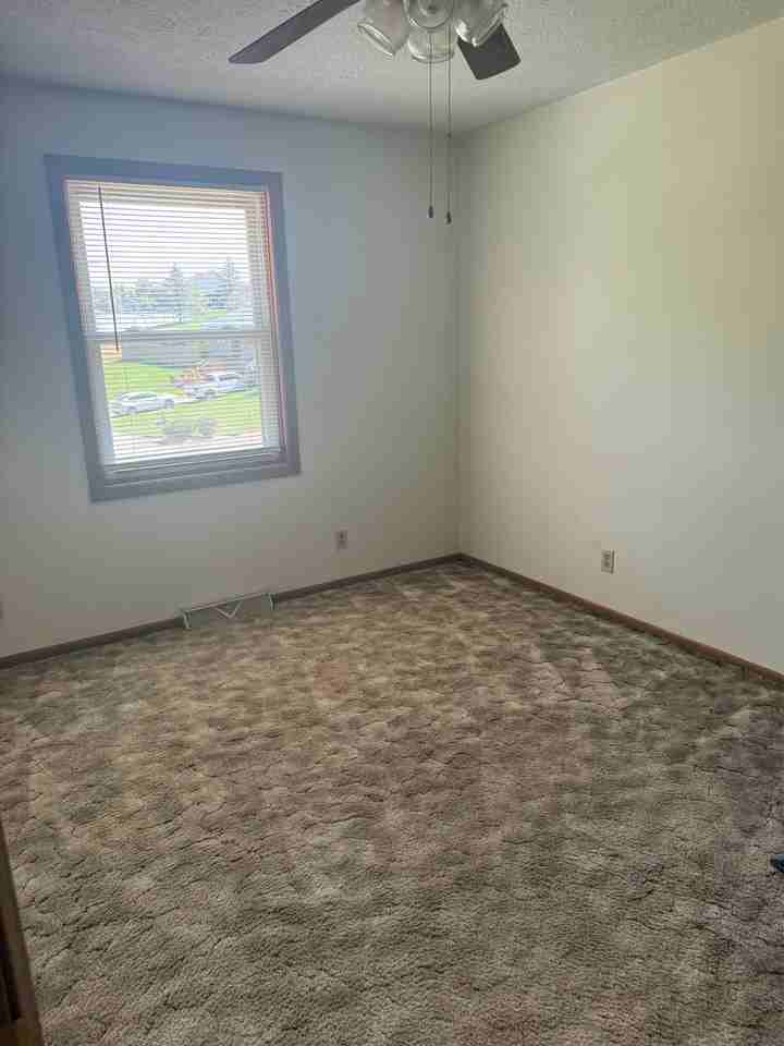 74 Evergreen Terrace Drive - Photo 7 of 9