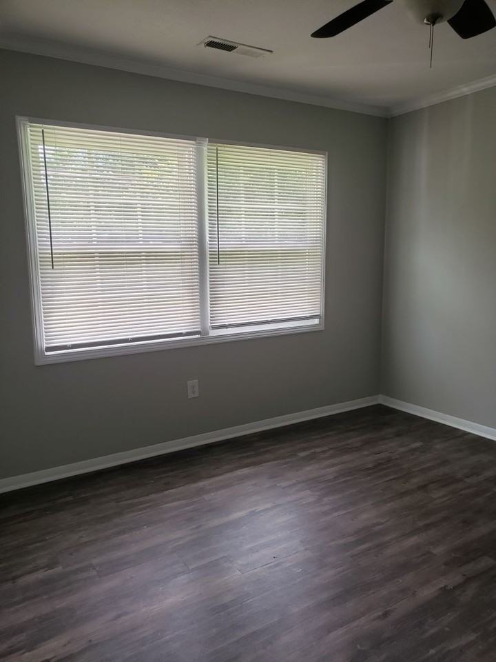 114 Longwood Ln #A - Photo 2 of 12