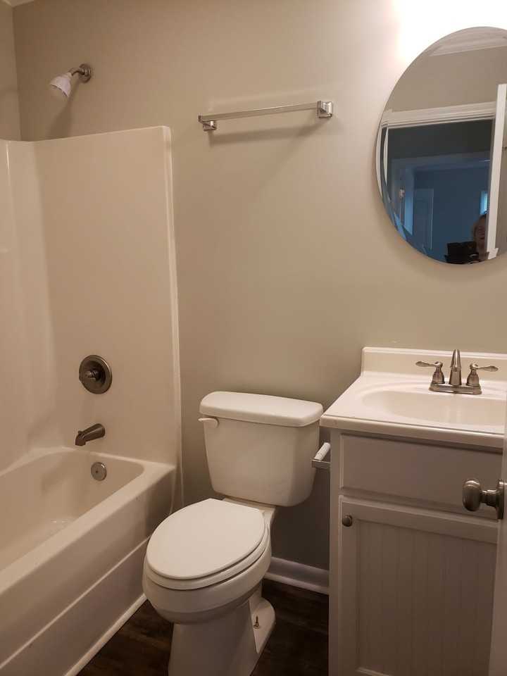 114 Longwood Ln #A - Photo 3 of 12