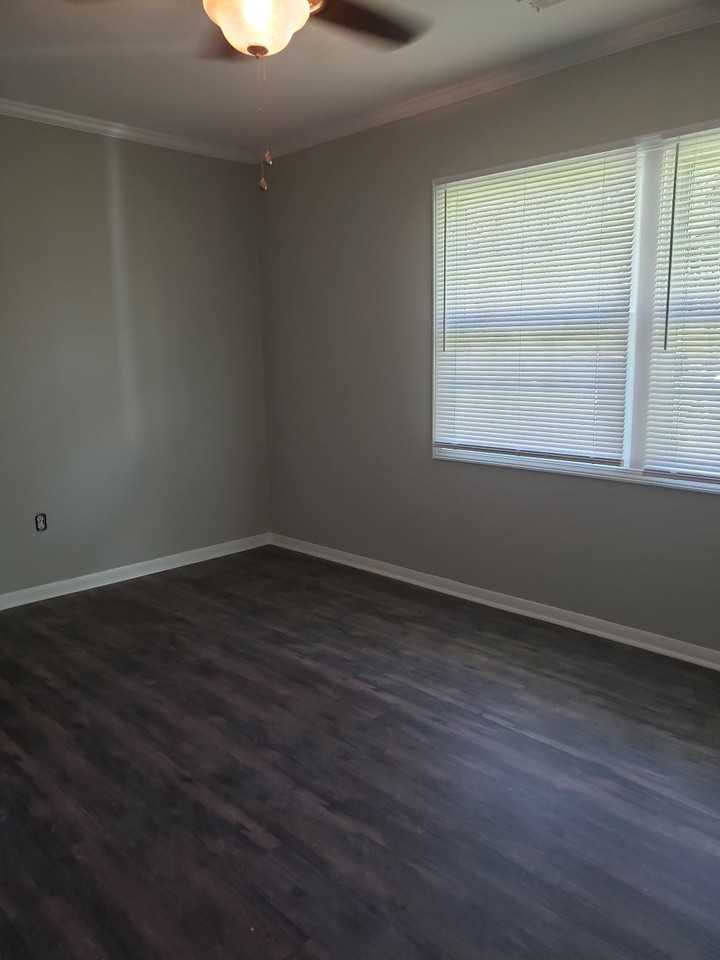 114 Longwood Ln #A - Photo 4 of 12