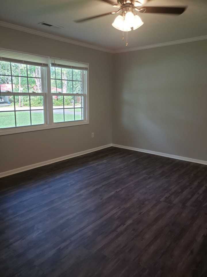114 Longwood Ln #A - Photo 5 of 12