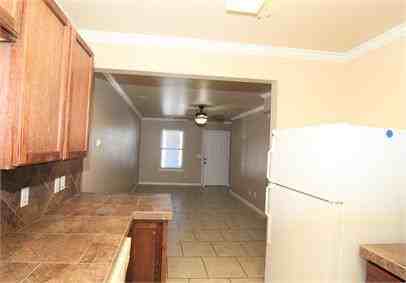 2060 N Leverett Avenue - Photo 5 of 16
