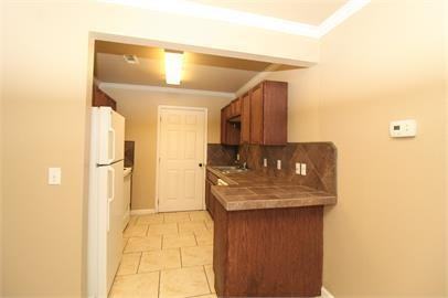 2060 N Leverett Avenue - Photo 6 of 16
