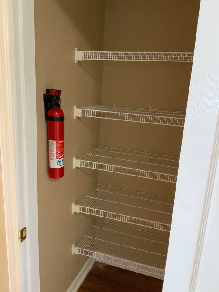 241 South Irwin Street - Photo 3 of 19