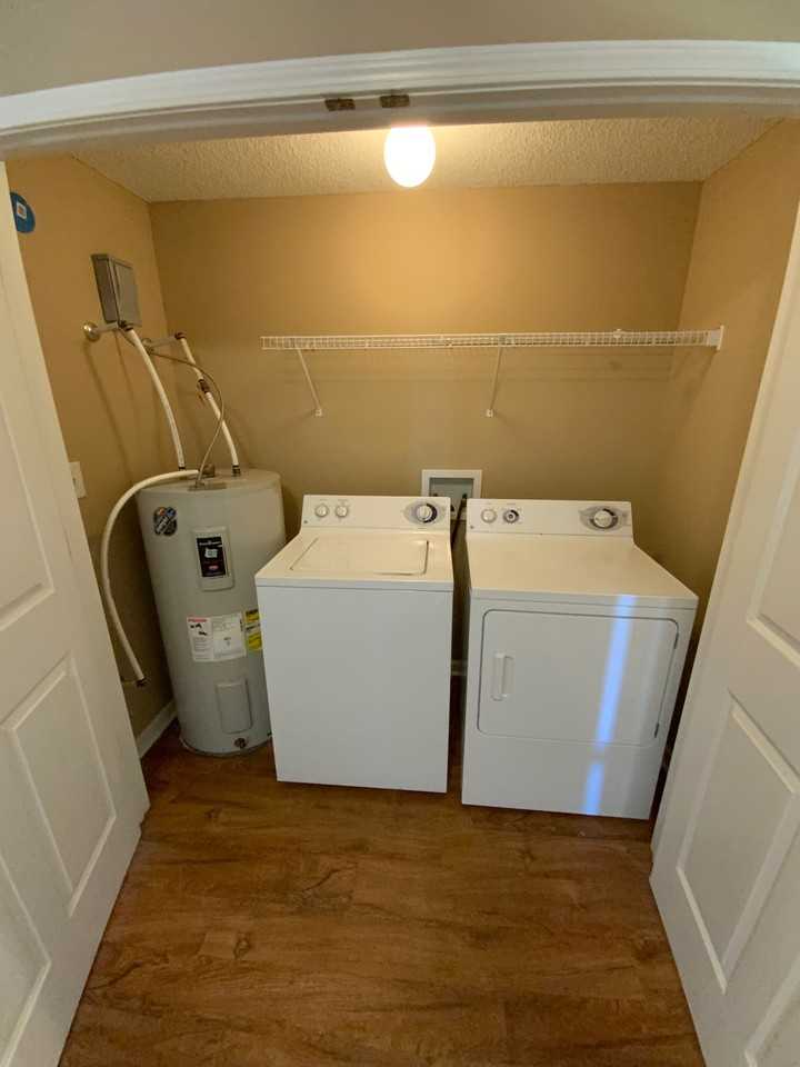 241 South Irwin Street - Photo 4 of 19