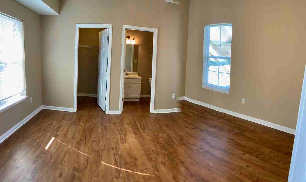 241 South Irwin Street - Photo 7 of 19