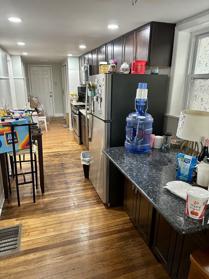2342 W 18th - Photo 2 of 14