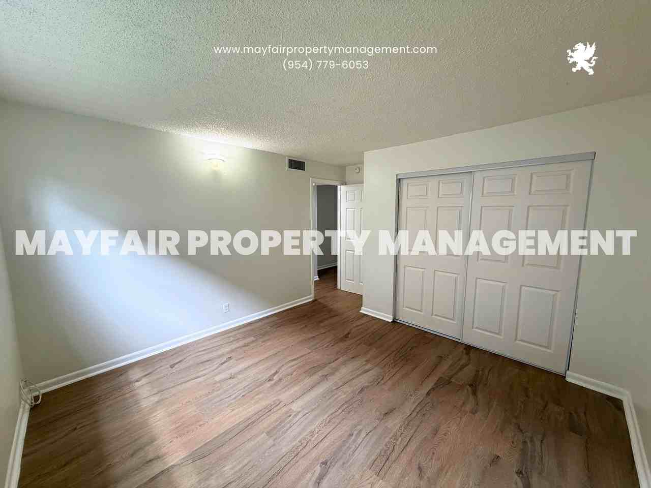5661 Southwest 36th Court - Photo 6 of 14