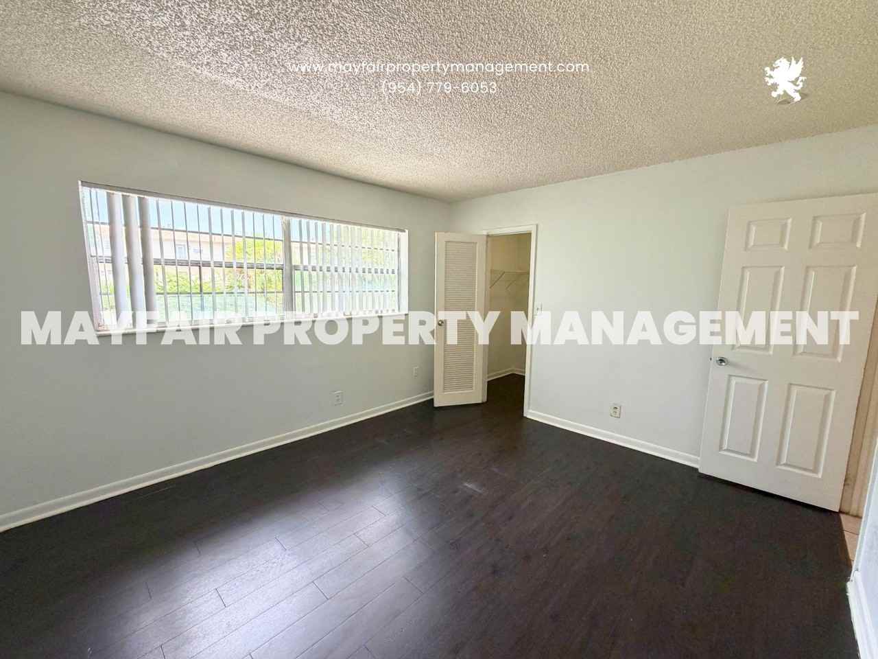 3460 Northwest 50th Avenue - Photo 4 of 35