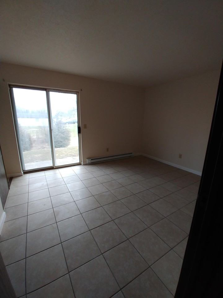 698 Posey Hill St - Photo 2 of 5