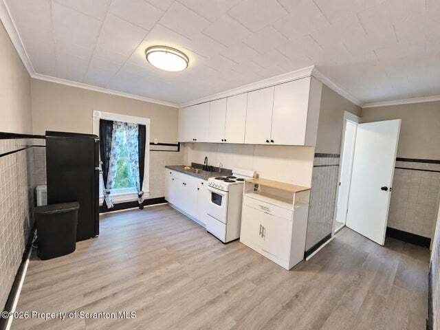 2510 Boulevard - Photo 2 of 13