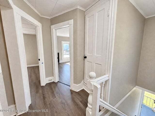 2510 Boulevard - Photo 4 of 13