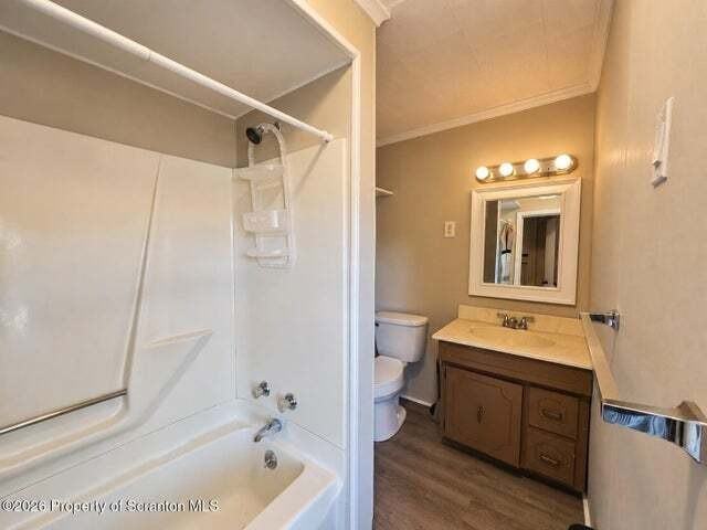 2510 Boulevard - Photo 5 of 13