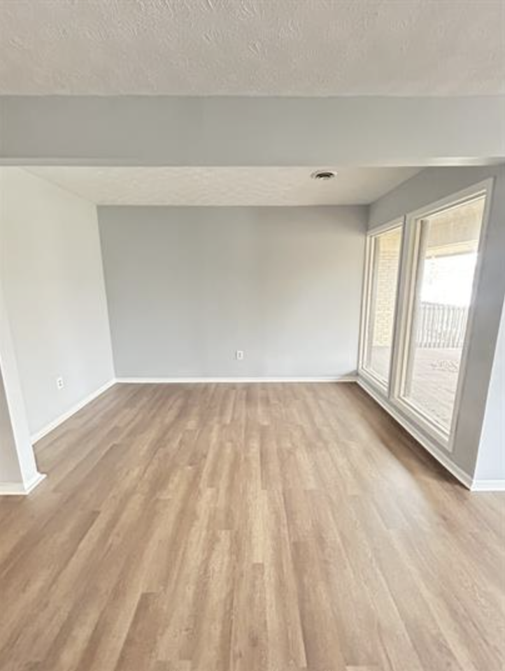 2414 King Avenue - Photo 4 of 10