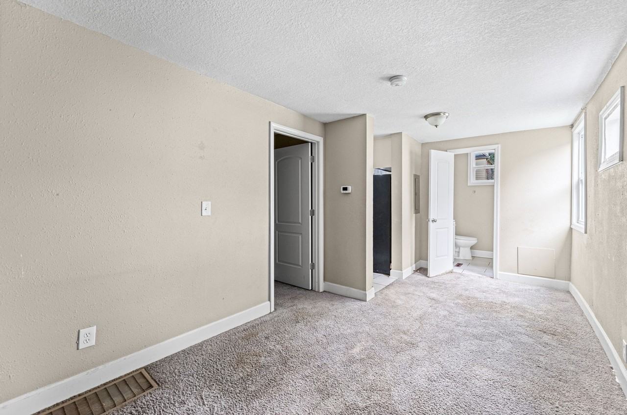 908 North 13th Street - Photo 2 of 31