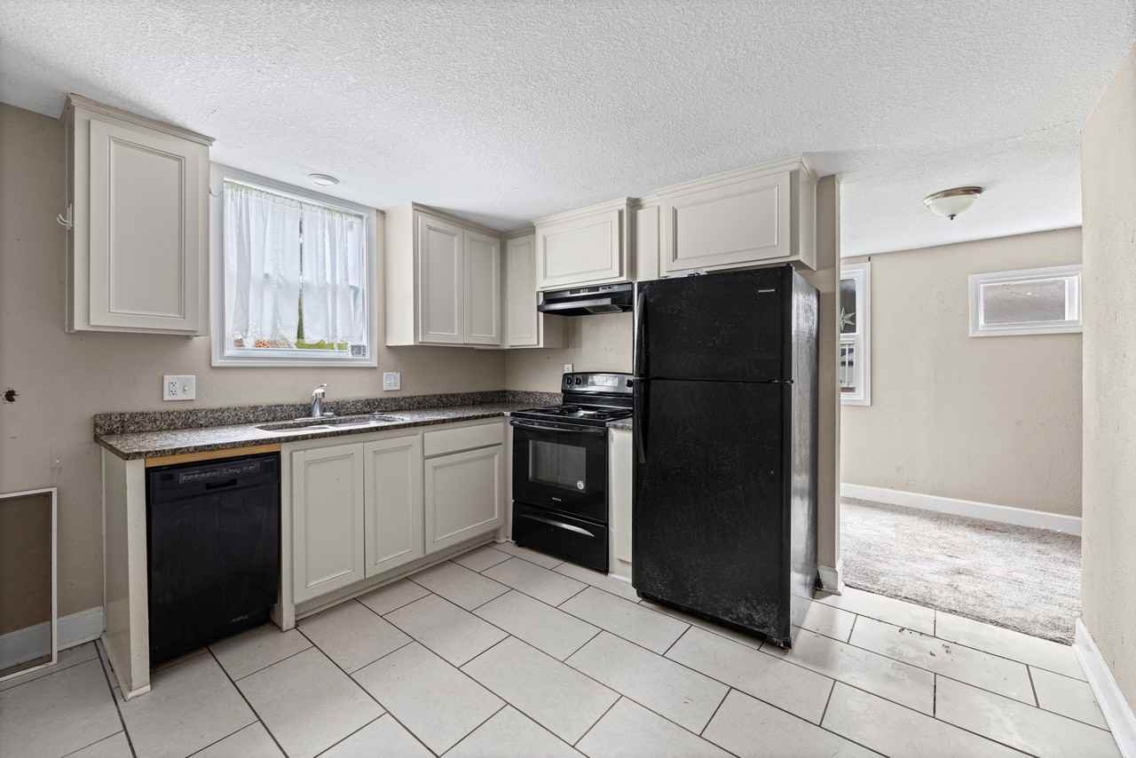 908 North 13th Street - Photo 3 of 31