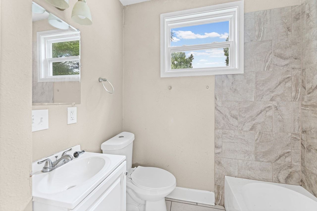 908 North 13th Street - Photo 5 of 31