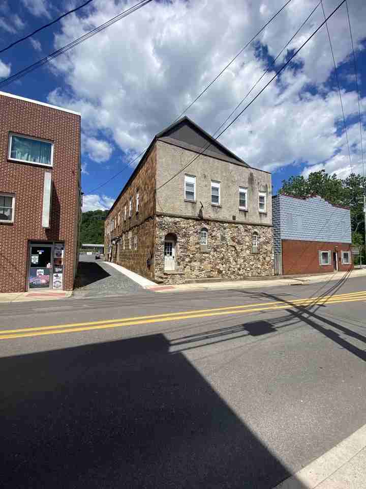 181 Armstrong Street, Apt D, Keyser WV 26726 - Photo 2 of 23