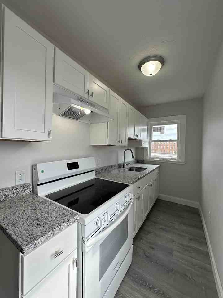 1870 Purchase Street - Photo 5 of 6