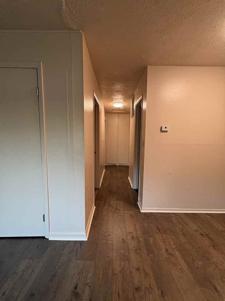 2106 Piccadilly Avenue - Photo 5 of 8