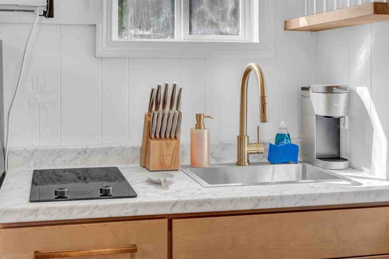 174 East Grand Avenue - Photo 4 of 44