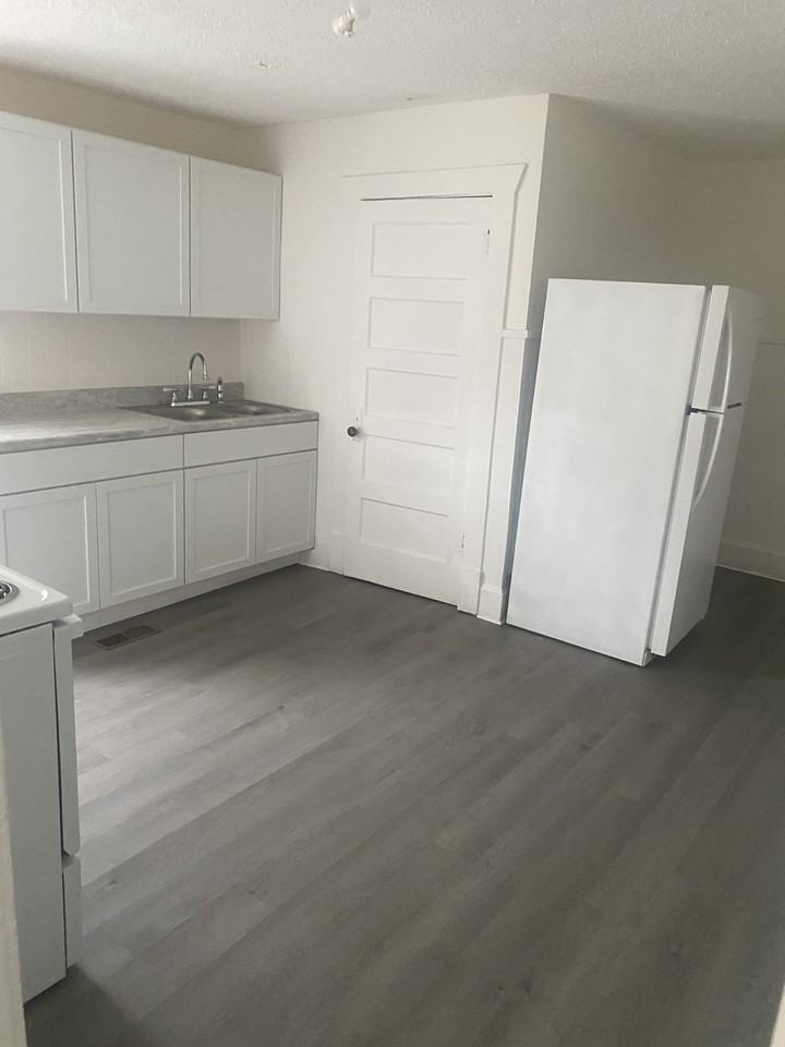 Lynn Street Apartments - Photo 3 of 9