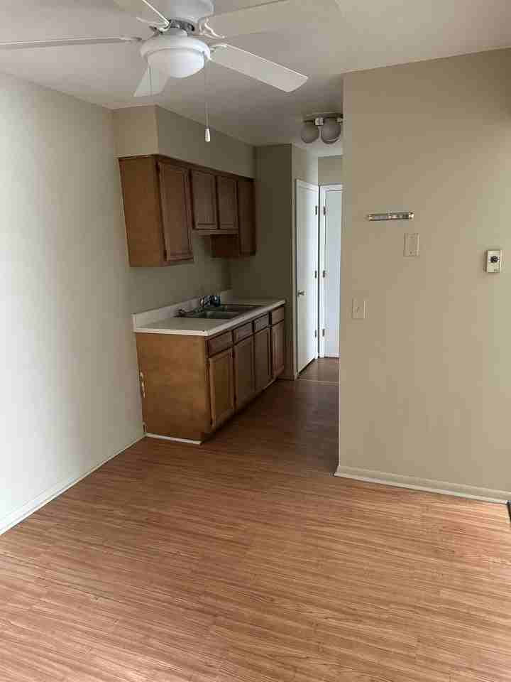 916 South Byrne Road - Photo 2 of 16