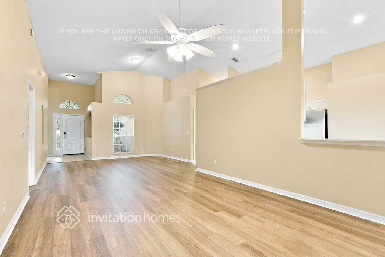 300 Balogh Pl - Photo 4 of 17