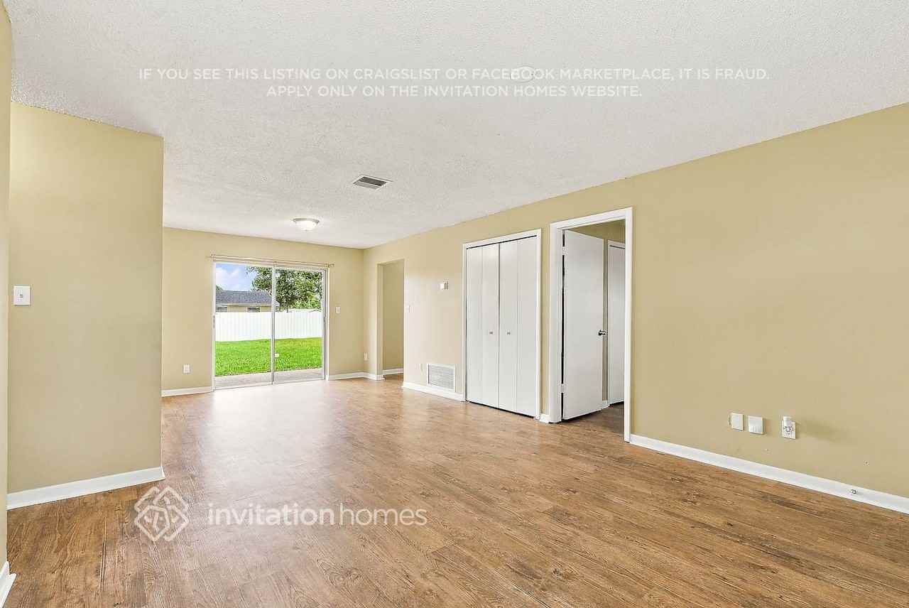 896 Mckenny Ave - Photo 6 of 17